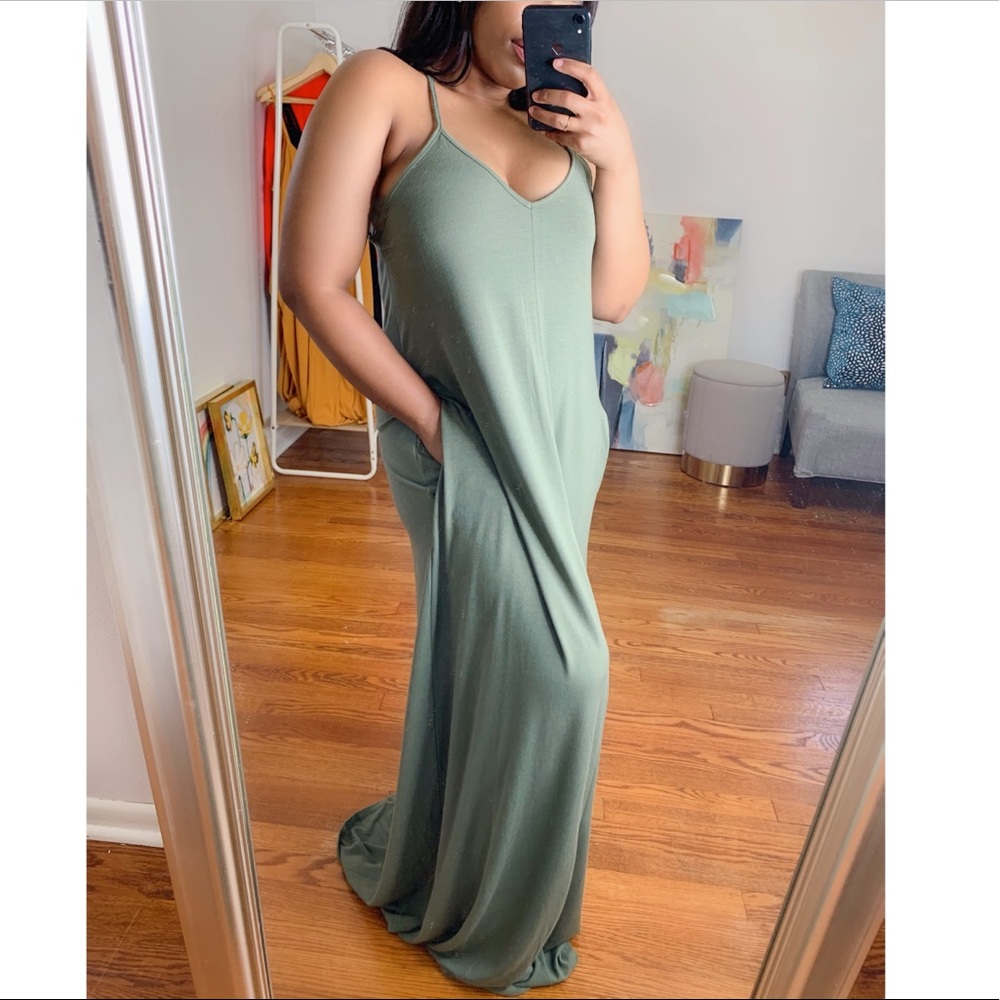 The It Girl Pocketed Maxi Dress in Lt Olive